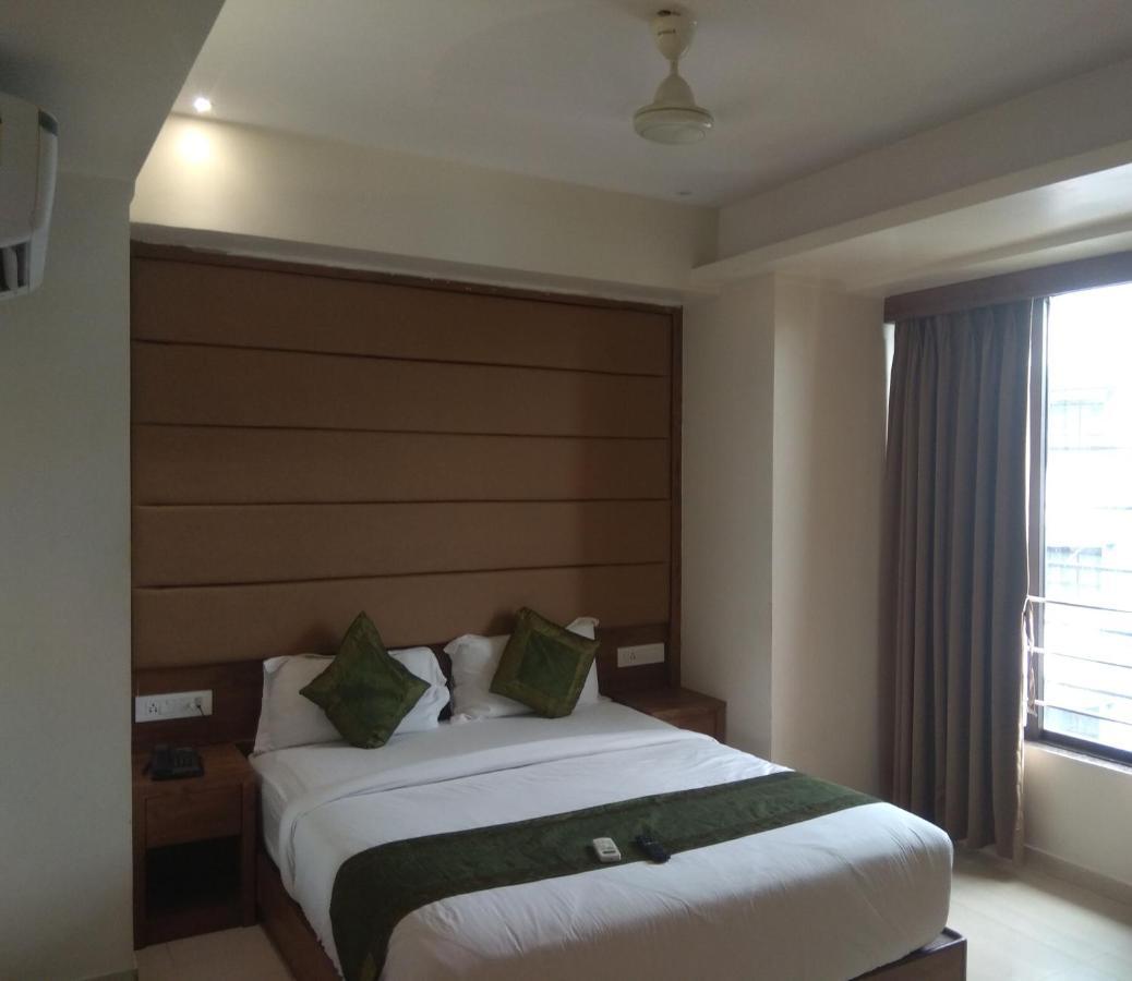 Hotel West Blue Mumbai Exterior photo